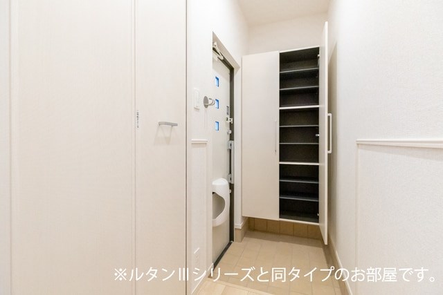 ドルチェ八幡西 玄関