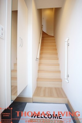 トレス日明壱番館 玄関
