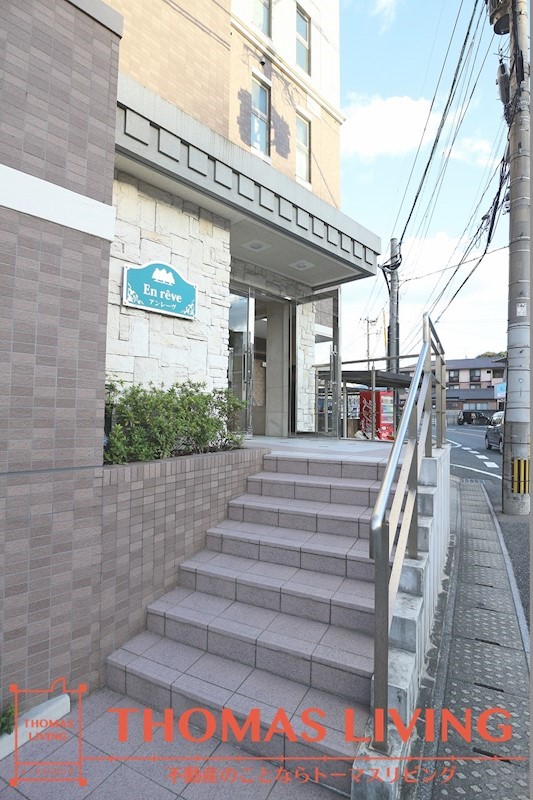アン・レーヴ エントランス