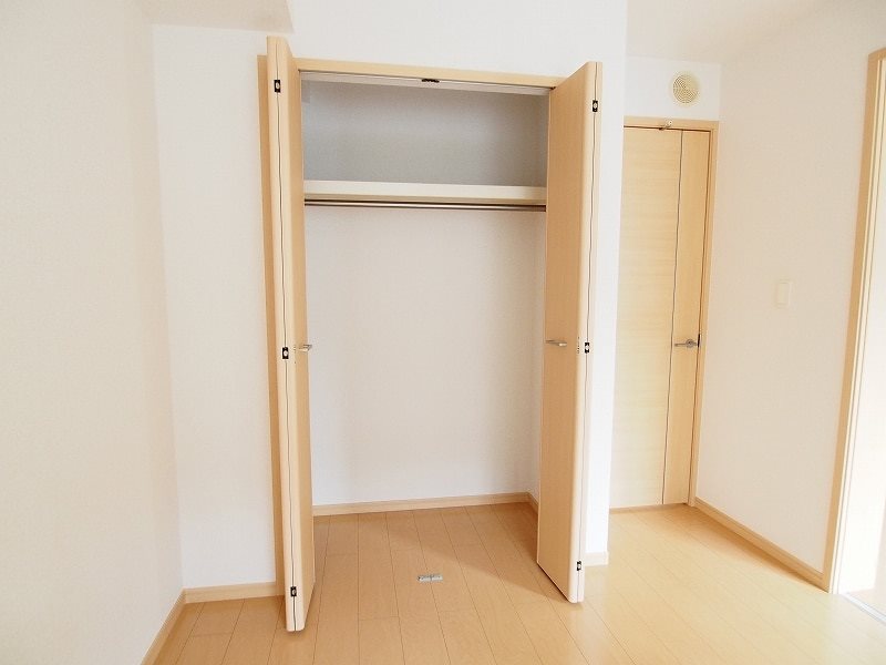 ファイン若松 B棟 収納