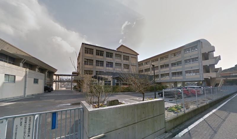 ギャラン筒井 中学校