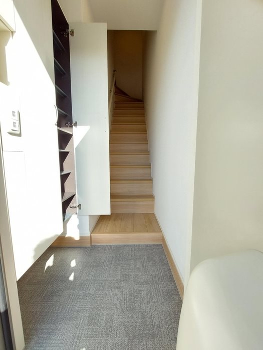 D-roomたかむら A棟  玄関