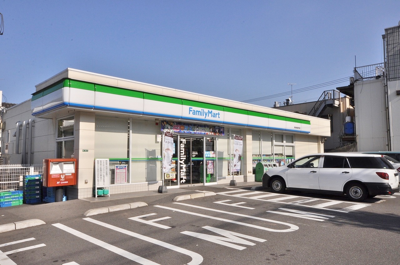 ホワイトハウス壱番館 コンビニ