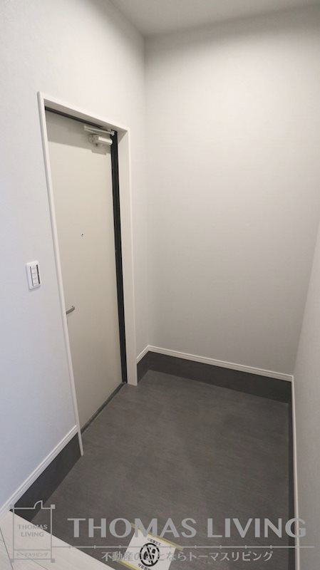 ラグナ・セカGarage 玄関