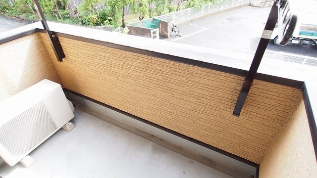 ファミーユK A ベランダ