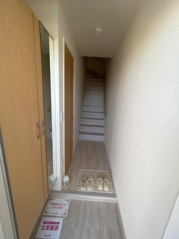 ラピュタ宮前   玄関