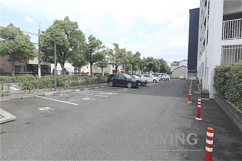 クラシオン白山Ⅰ棟 駐車場