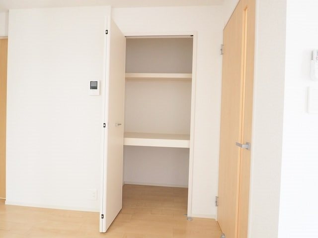 アルモニー泉　Ｂ棟 収納