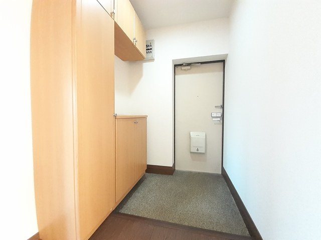 メゾンド本城 A棟 玄関