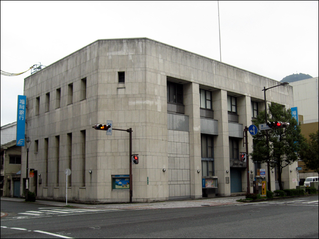 メゾンド・ファミーユ門司港 銀行
