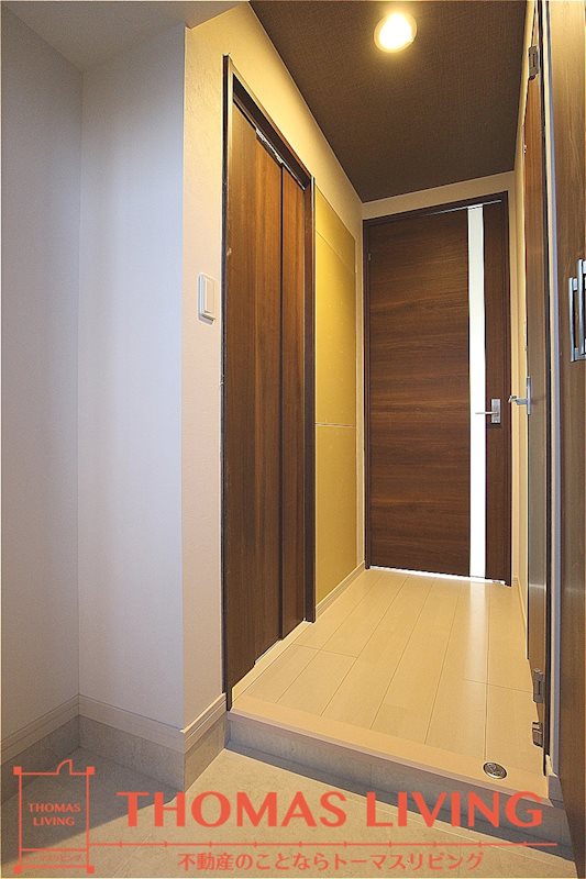 THE SQUARE Platinum Residence 玄関
