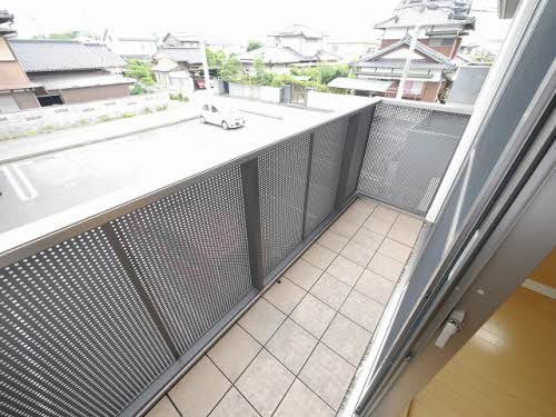 シャーメゾン西泉　＊　Ｂ棟 ベランダ