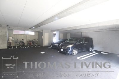 インフィールド枝光 駐車場