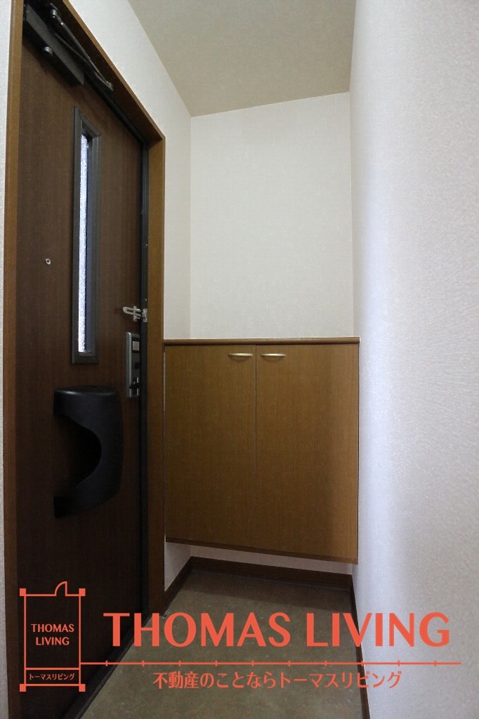 イニシャルA 玄関