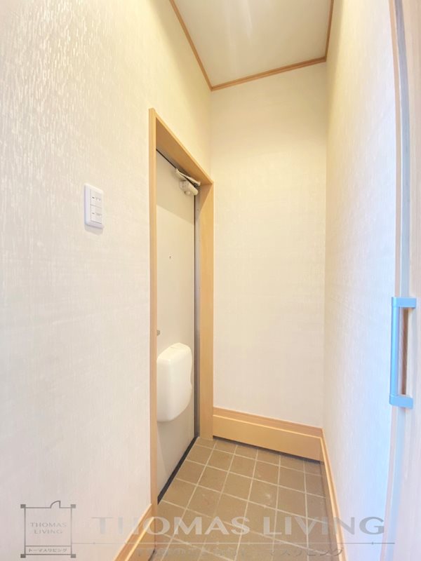 トライアングル岡田 玄関