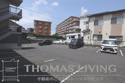 リバティヒルズ浅生Ⅱ 駐車場