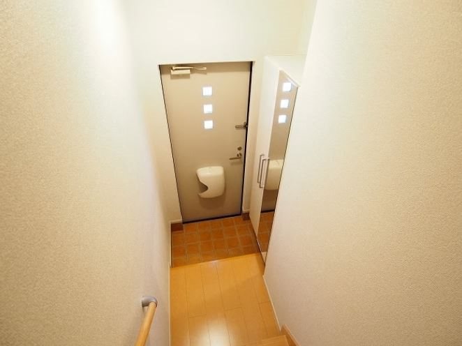 ジュネス 玄関