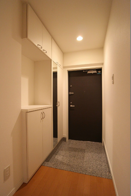 シャトレ大手町　N棟 玄関