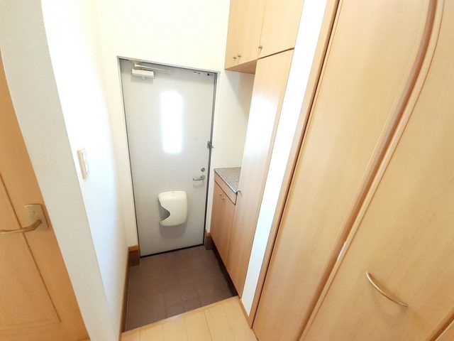 サンフラワー・アべニュー　F棟 玄関