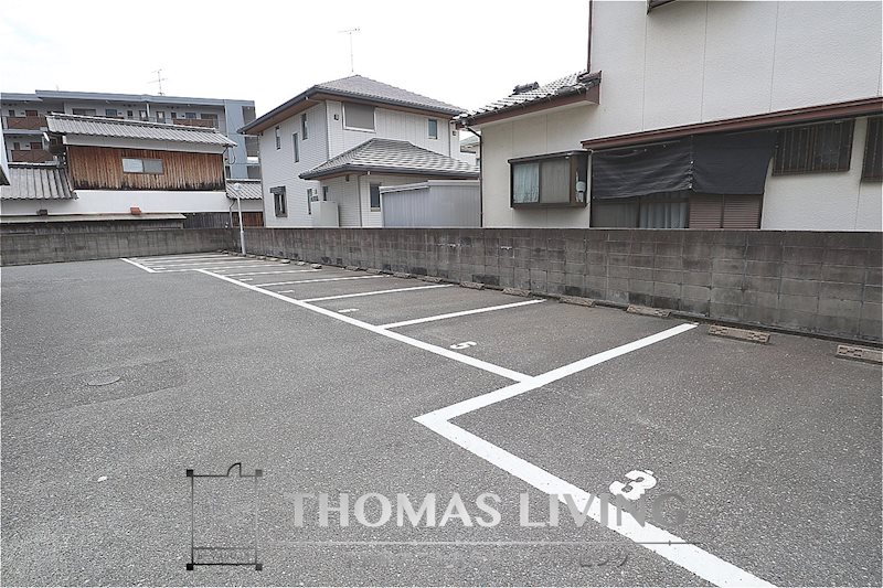 ブルーム三ヶ森 駐車場