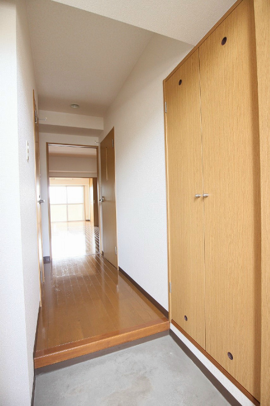 雅ビル 玄関
