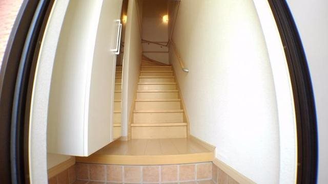ラティエ　南方 玄関