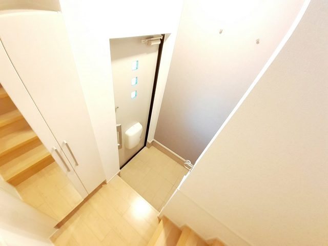 ヴィラルーチェ 　A棟 玄関