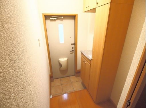 サンリットヒルズA 玄関