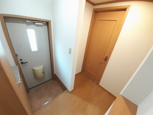 ソレーユ上曽根　B棟  玄関