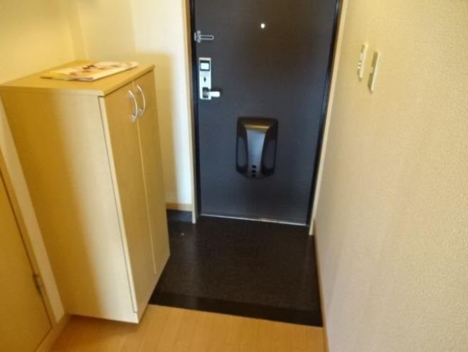 メゾンルミナス 玄関