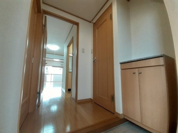エス・テイト外園 玄関