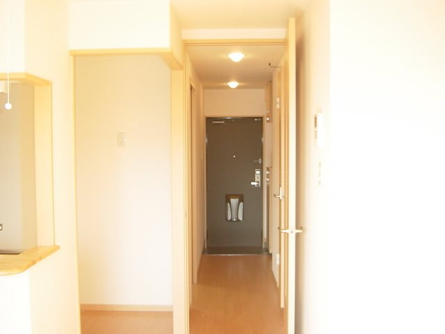 ロイヤルガーデン参番館 玄関