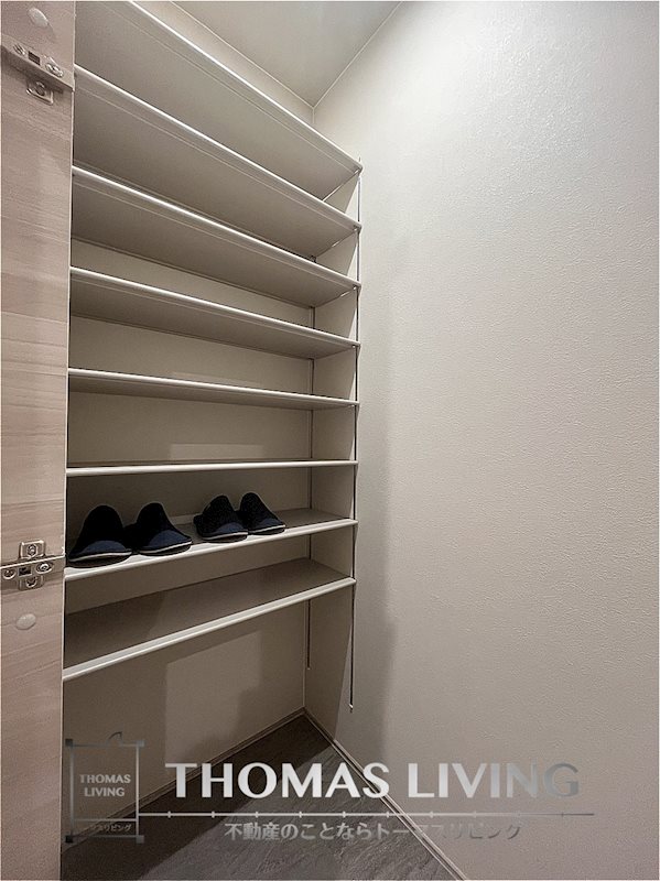 D-ROOM前田 玄関