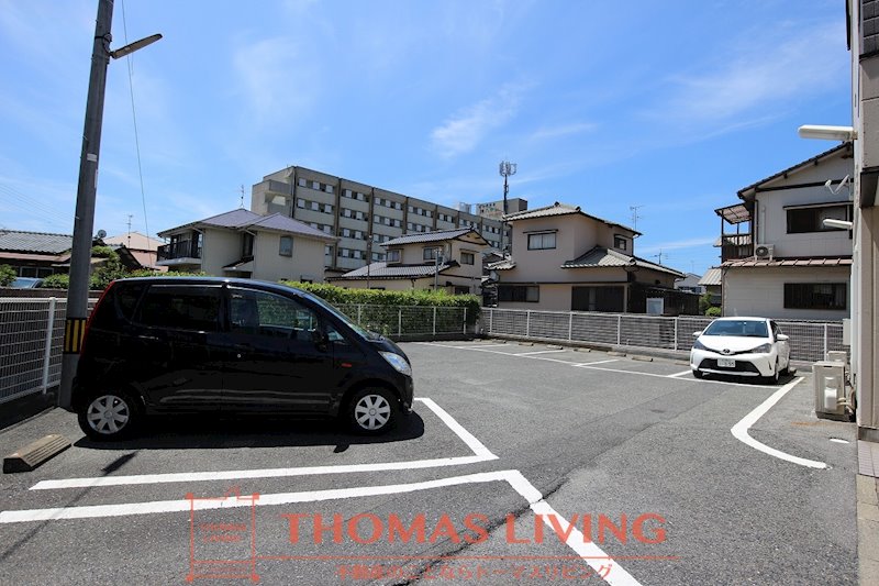 ロワイヤルT・N Ⅰ 駐車場