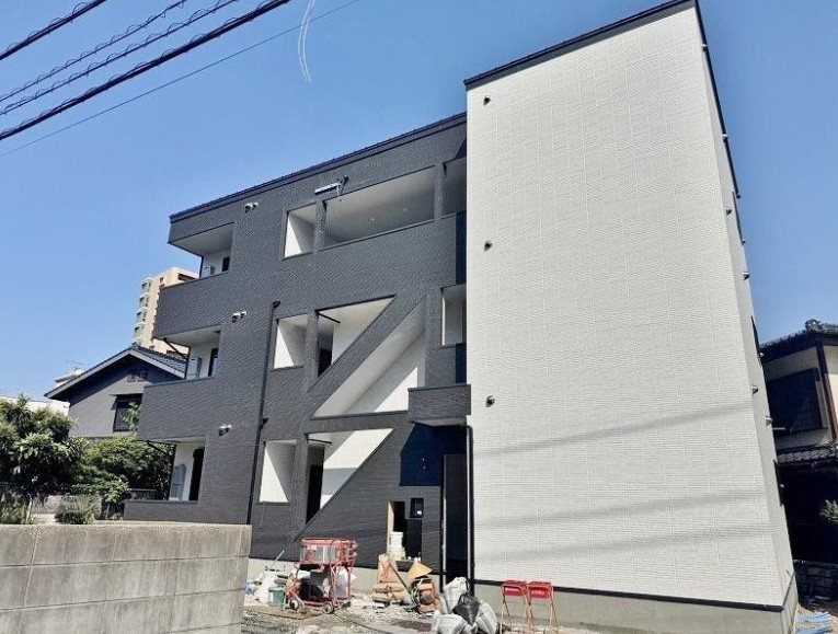 BRABE BASE三萩野 外観