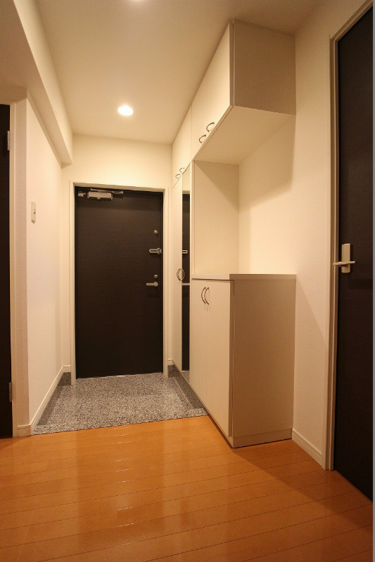 シャトレ大手町　N棟 玄関
