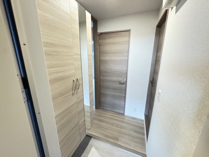MER行事　A棟 玄関