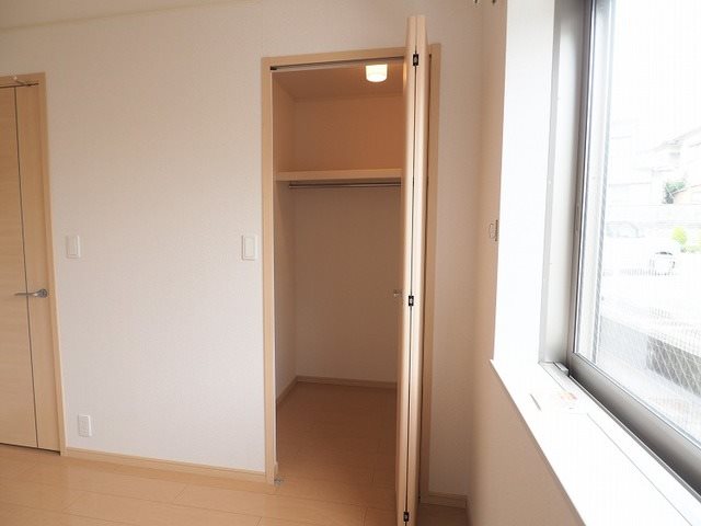エール湯川　Ｂ棟  収納
