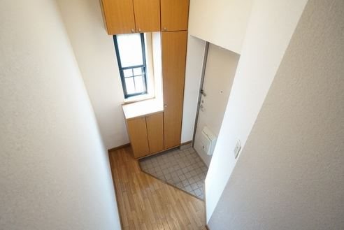 スカイヒルズB 玄関