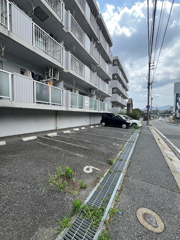 プレアール力丸Ⅰ 駐車場
