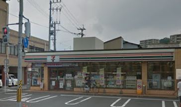 パラシオ高塔    コンビニ