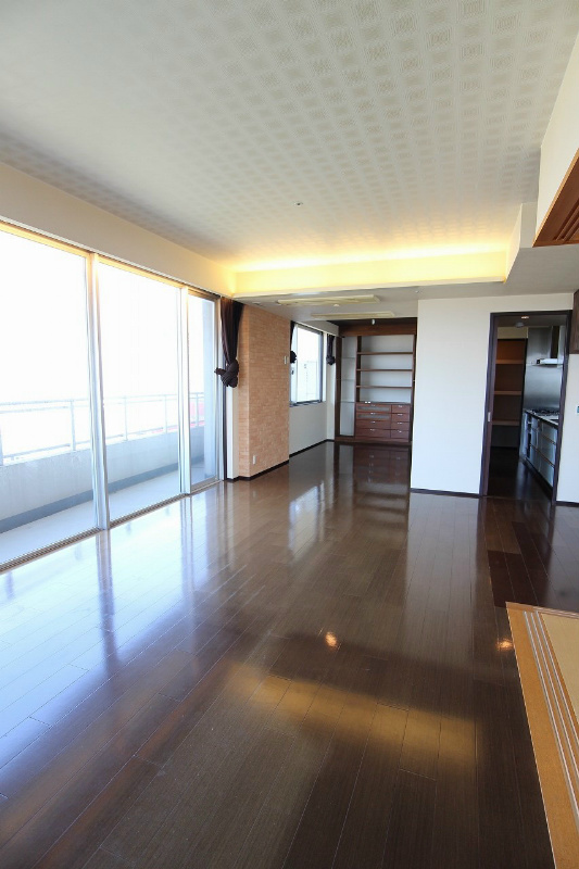 KOKURA TOWER リビング