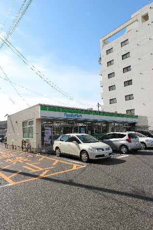 ERIOS COURT中津口 コンビニ