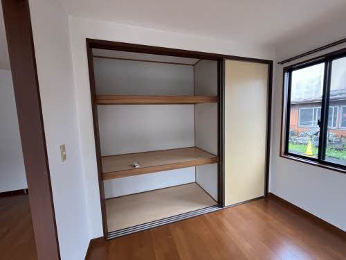 ガーデンシティ今井　A棟 収納