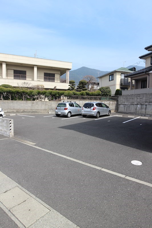 コンフォート K.S 駐車場
