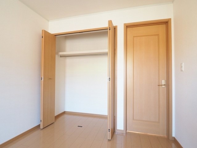 サンレミ葛原 E棟 収納