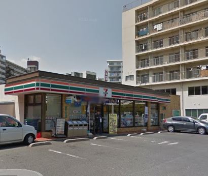 フェリシエ三萩野 コンビニ