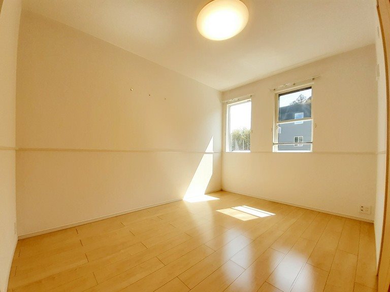 ヴィラルーチェ B棟  ベッドルーム