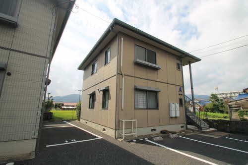 シャーメゾン中曽根　A棟  駐車場