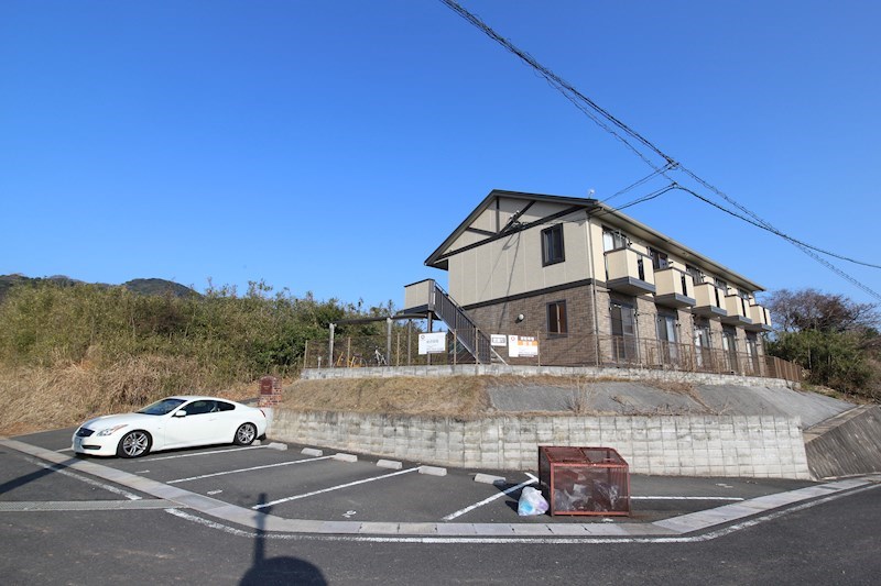 アカイユ  駐車場